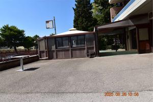 Locale commerciale+gazebo chiuso+terrazzo