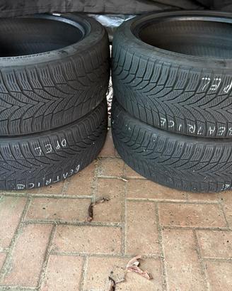 Treno pneumatici invernali NEXEN 205/45 R17