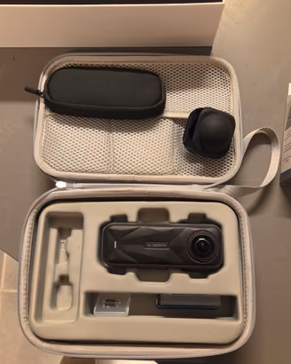 Action cam Insta360 X5 Pack Essential