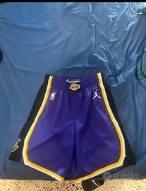 completo lakers viola