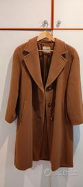 cappotto colore cammello