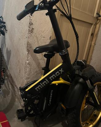 Bicicletta elettrica mai usata