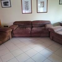 divano e due poltrone 