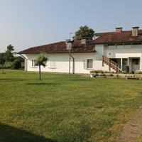 CASA SINGOLA IMMERSA NEL VERDE - UNA VERA OASI ...