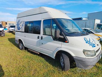 Ford transit 9 posti