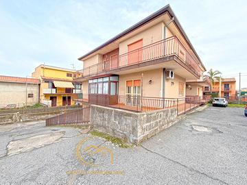 Primo piano angolare a Giarre (CT)