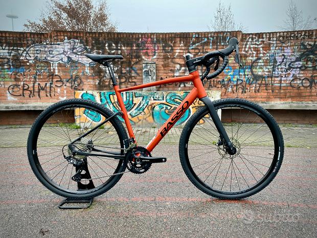 Basso tera gravel grx-600 2x11