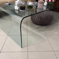 Tavolino di vetro