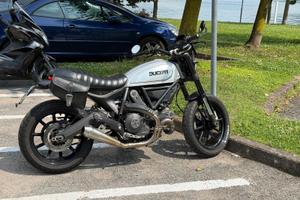 Ducati Scrambler ICON 2015