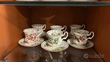 12 tazzine + piattini Royal Albert