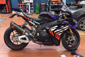 Aprilia RSV4 factory