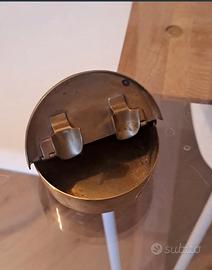 Posacenere ribaltabile