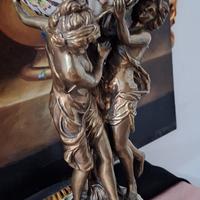 Grande vaso porcellana sorretto da ninfe