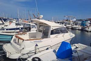 Barca semicabinata Quicksilver 640