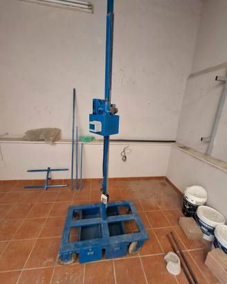sollevatore a cremagliera con piattaforma 