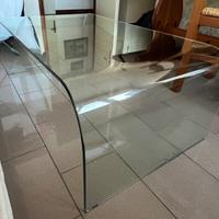 Tavolino in vetro curvo da salotto