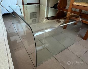 Tavolino in vetro curvo da salotto