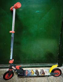 Smoby - Monopattino a due ruote Disney Cars
