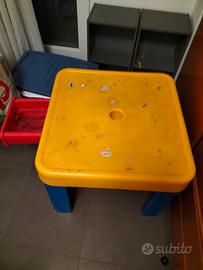 tavolino per bambini 2/4 anni con sedie