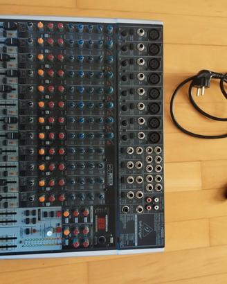 Behringer XENYX X2222 USB PER ESUBERO