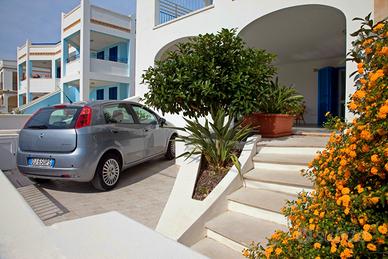 PESCOLUSE centrale vicino mare parcheggio interno