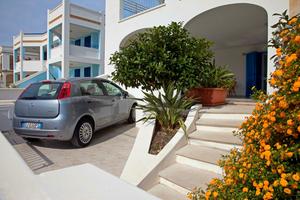 PESCOLUSE centrale vicino mare parcheggio interno