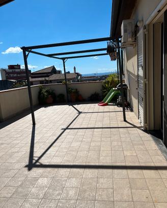 Ristrutturato con terrazzo a livello 49-371