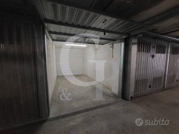 Box / Garage di 15 m² a Bologna