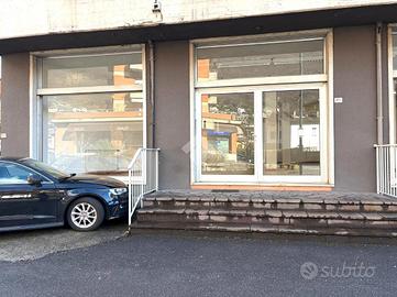 NEGOZIO A DARFO BOARIO TERME