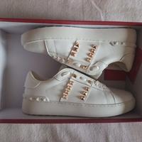 sneakers in pelle Valentino Garavani Rockstud 39