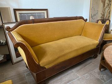Divano a barca e sedie vintage