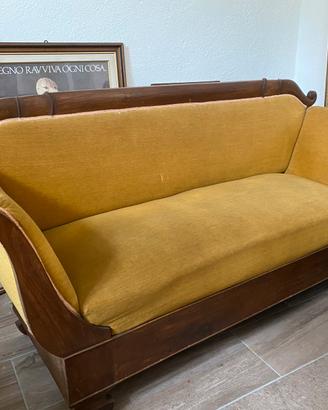 Divano a barca e sedie vintage