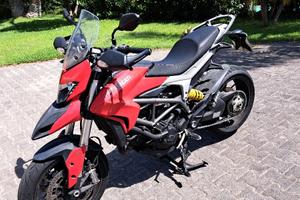 Ducati Hyperstrada 821 110 CV