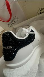 McQueen Oversized Swarovski N40 con set Box e Bags