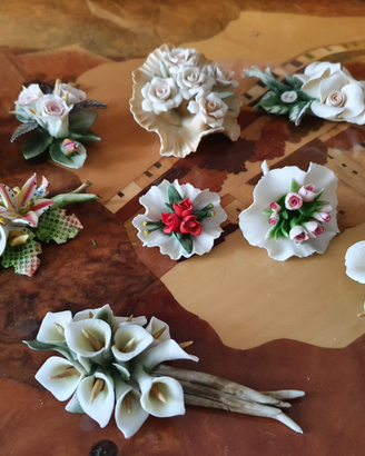 Bouquet in ceramica di Capodimonte