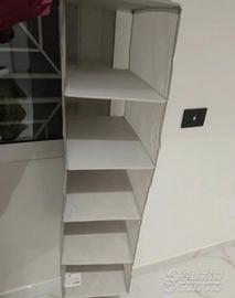 6 scomparti guardaroba.