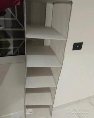 6 scomparti guardaroba.