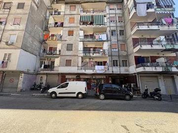 5 LOCALI A NAPOLI