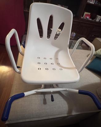Sedia girevole a 360• per vasca