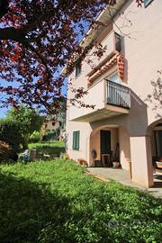 Villa di 240 m² con più di 5 locali a Calolziocort