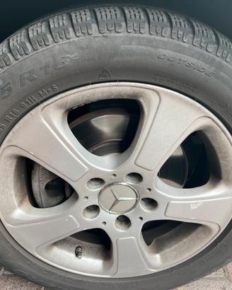 Cerchi più gomme