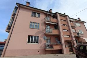 APPARTAMENTO TRICAMERE DAGLI AMPI SPAZI BEN DIS...