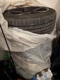 Cerchi in Lega Momo e Gomme Kumho