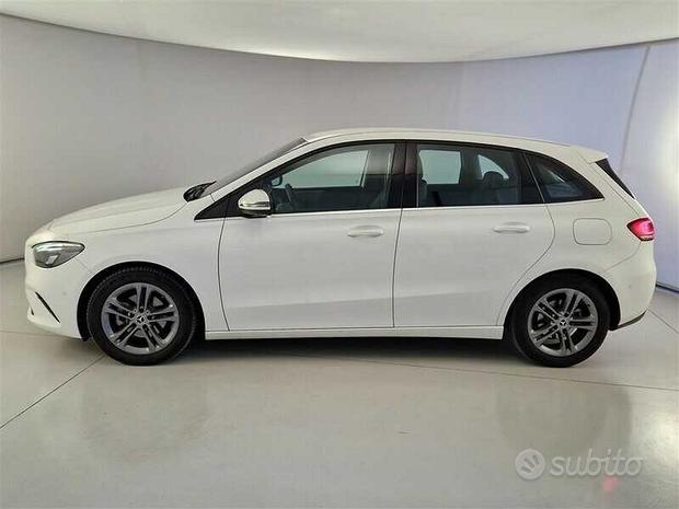 MERCEDES-BENZ B 180 d Automatic Business Extra