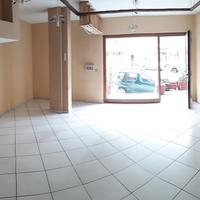 Locale commerciale via Mughina