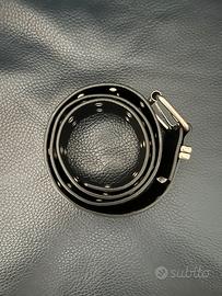 Cintura nera con borchie