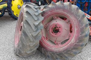 Gomme 14.9 r30 con cerchio