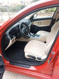 BMW 330e Plug-In – Solo 13.700 km – Come Nuova!