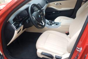 BMW 330e Plug-In – Solo 13.700 km – Come Nuova!