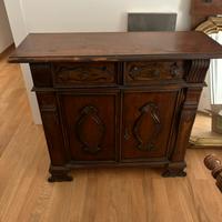 Mobile d’arredo antico